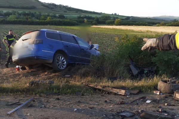 Accident deosebit de grav cu două mașini la Viișoara. A intervenit elicopterul SMURD și mai multe persoane au ajuns la spital
