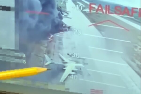 Armata lui Putin a pierdut duminică dimineața 40 de bombardiere strategice