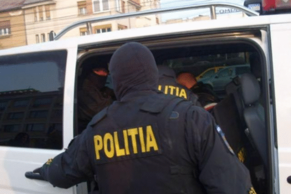 Poliția a luat atitudine după o bătaie generală între mai mulți bărbați într-o comună din județul Cluj