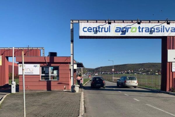 Centrul Agro Transilvania are un parc fotovoltaic de ultimă generație care va asigura economii de aproape 400.000 euro în 10 ani