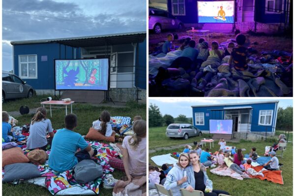 „Îngerul copiilor”, Rocsana Contraș, le-a adus micuților dintr-un sat clujean cinematograful aproape de casă