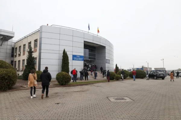 Rețeaua de la Serviciul de Permise și Înmatriculări a fost anihilată de procurori. Cum rămâneai fără mașină în câteva minute