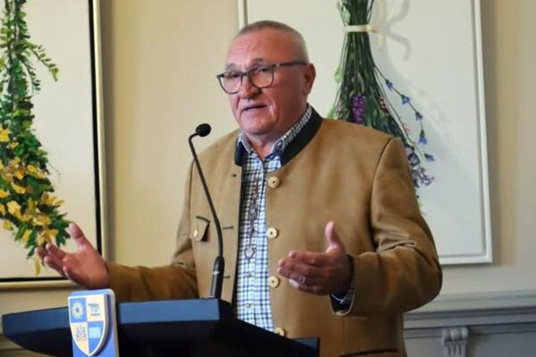 ”Săracul” PNL-ist Mînzat a fost reangajat la Consiliul Județean Cluj. Până anul trecut era vicepreședintele instituției