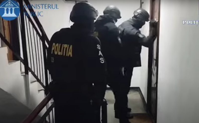 Mascații au desfășurat ample percheziții la Cluj