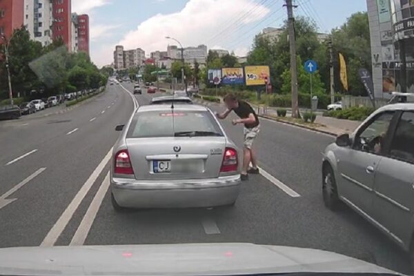 Doi șoferi clujeni au fost sancționați după un scandal pe Observatorului