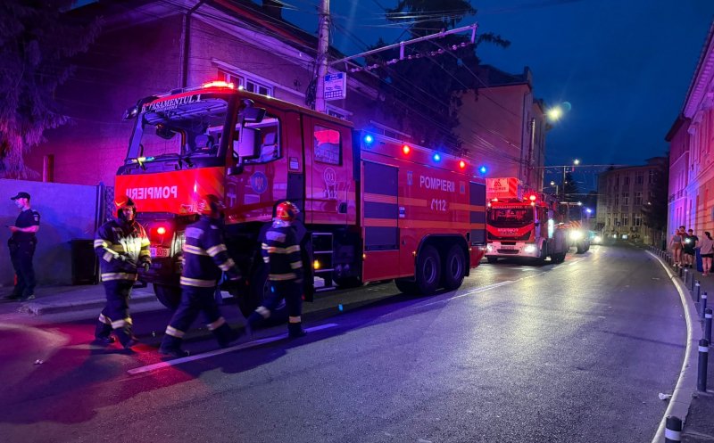 Incendiu violent pe strada Paris din Cluj-Napoca