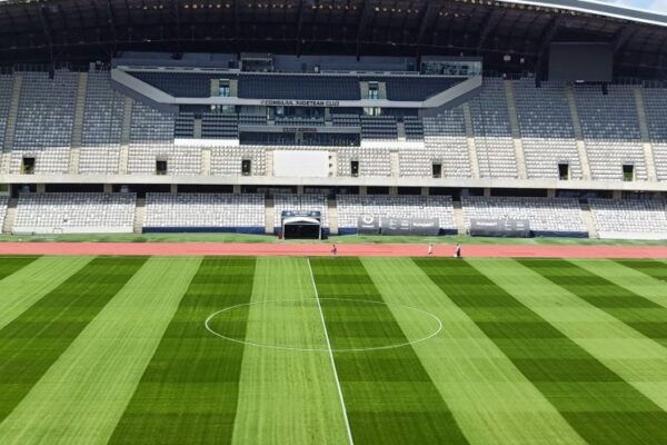 Stadionul falimentar Cluj Arena mai „înghite” 2 milioane de lei pentru un gazon hibrid