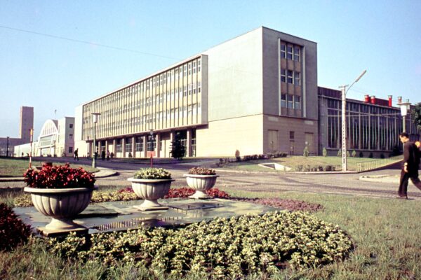 Ce tractoare bune se construiau în România. UTB putea concura cu cele mai bune tractoare făcute în SUA sau Europa