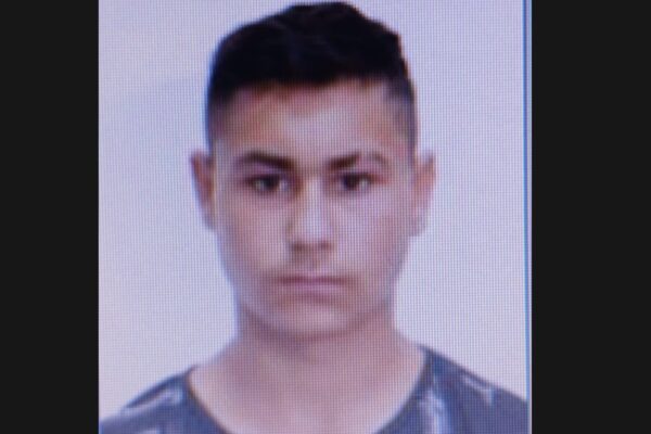 Tânărul de 18 ani din Cluj care a evadat de sub escorta poliției a fost prins într-un final