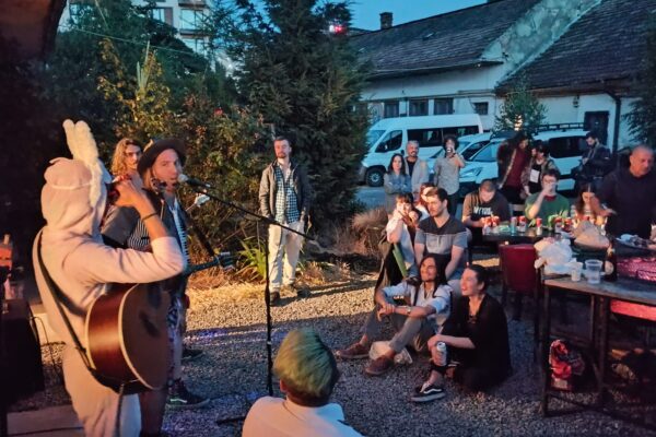 Distracție și relaxare pe bani puțini în „orașul de cinci stele”. Mai sunt și evenimente comunitare fără fițe