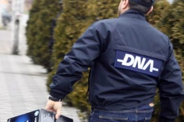 Percheziții DNA la Direcția de Finanțe Cluj. Sunt vizați un director județean și unul regional