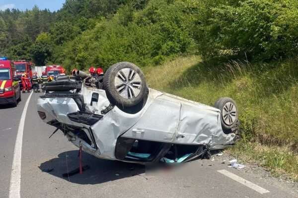 Accident grav în Cluj Napoca, în zona Sfântul Ion. Șoferul este inconștient