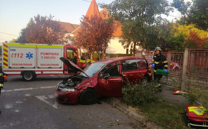 ACCIDENT între două mașini în cartierul Andrei Mureșanu
