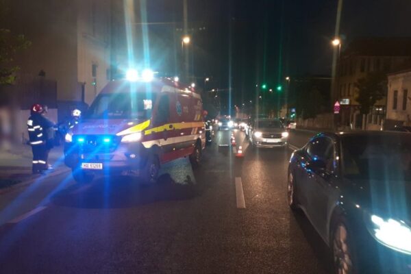 Un nou accident pe Calea Mănăștur. O mașină și o motocicletă au fost implicate