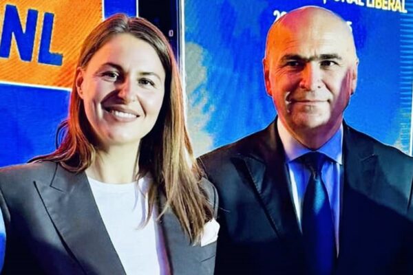 Concubina vicepremierului Anastasiu, „înțepată” la bugetele primăriilor liberale. Pe listă apare și Primăria Oradea