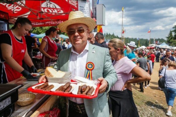 Cine îl mai poate crede??? Emil Boc a anunțat alte două date pentru începerea tunelurilor la metroul din Cluj