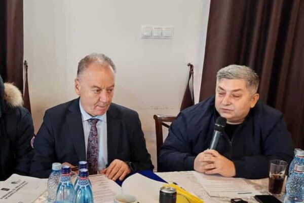 Salariu GIGANT pe care îl încasează directorul de la Compania de Apă Someș Cluj. Președintele României trebuie să se ascundă