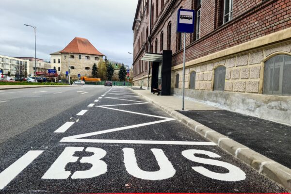 Stația de autobuz „Posada” din Piața Cipariu va fi suspendată astăzi