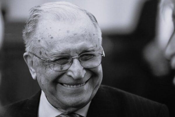 7 august a fost declarată zi de doliu național în memoria lui Iliescu