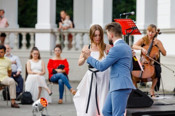 Spectacol-concert de tango la Casino în Parcul Central. Intrarea este liberă