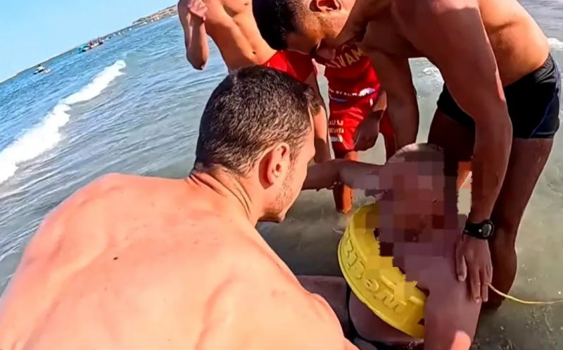 Bărbat salvat de la înec pe litoralul românesc