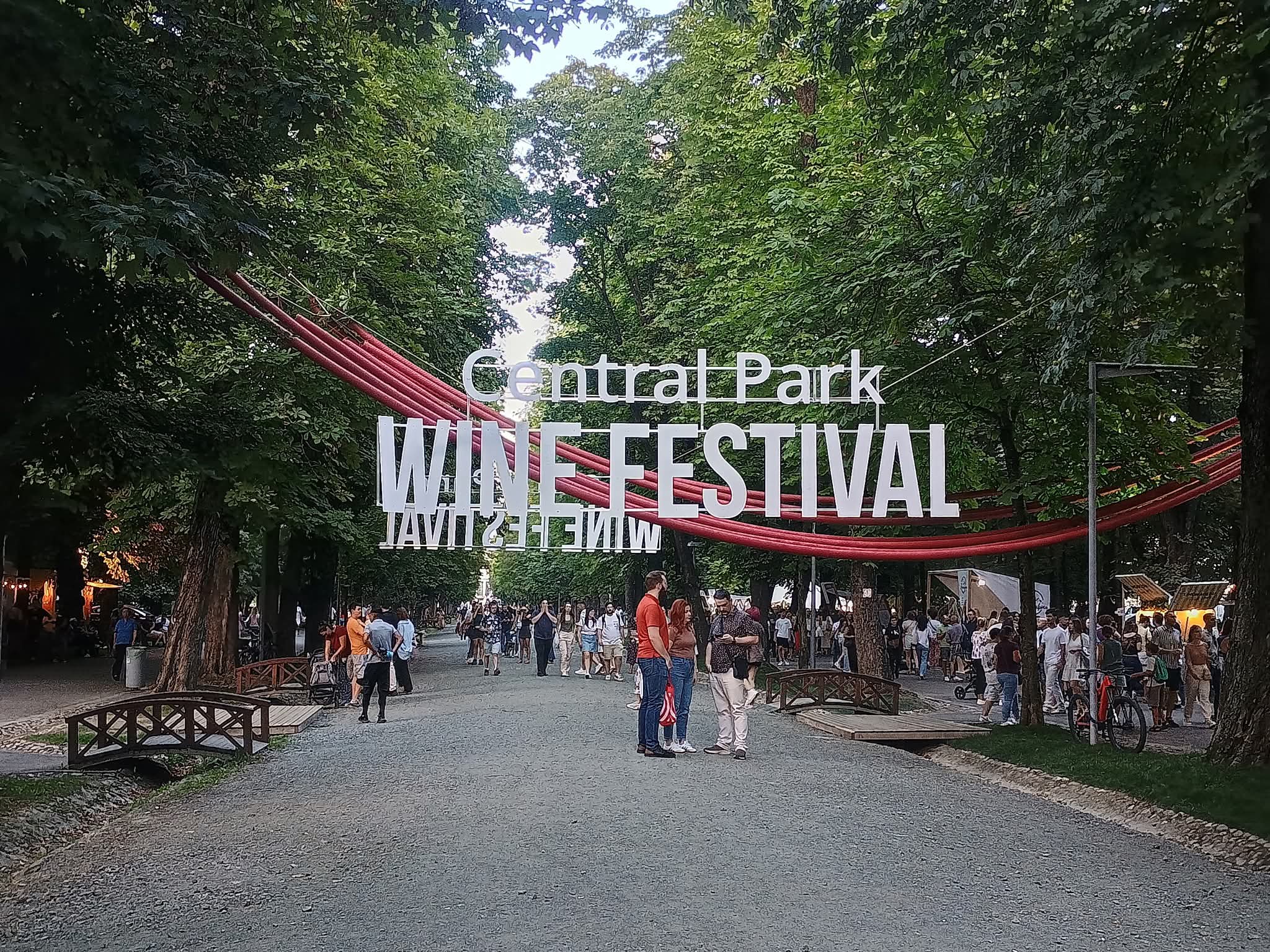 Ultimul weekend din august se trăiește cu un vin de calitate