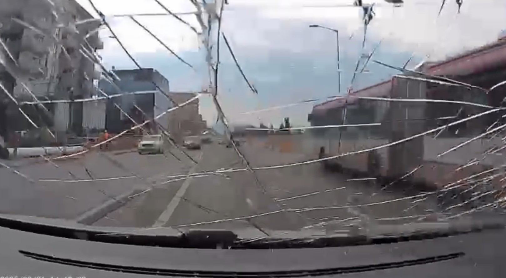Bărbat lovit în plin de o mașină pe Calea Florești