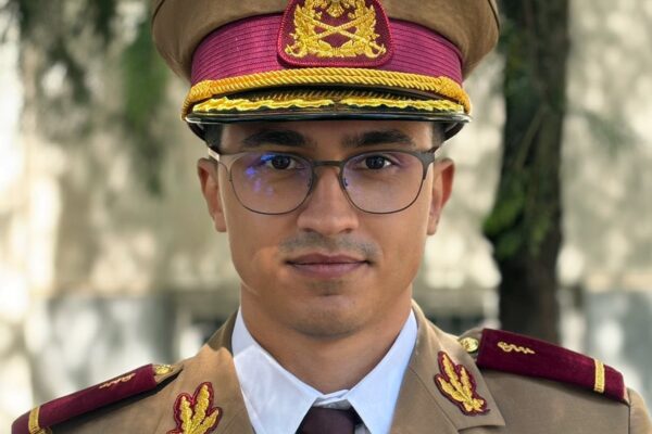 Povestea unui tânăr medic militar român. A lucrat în Anglia pe un motostivuitor unde se simțea ”mizer” și ”irelevant”