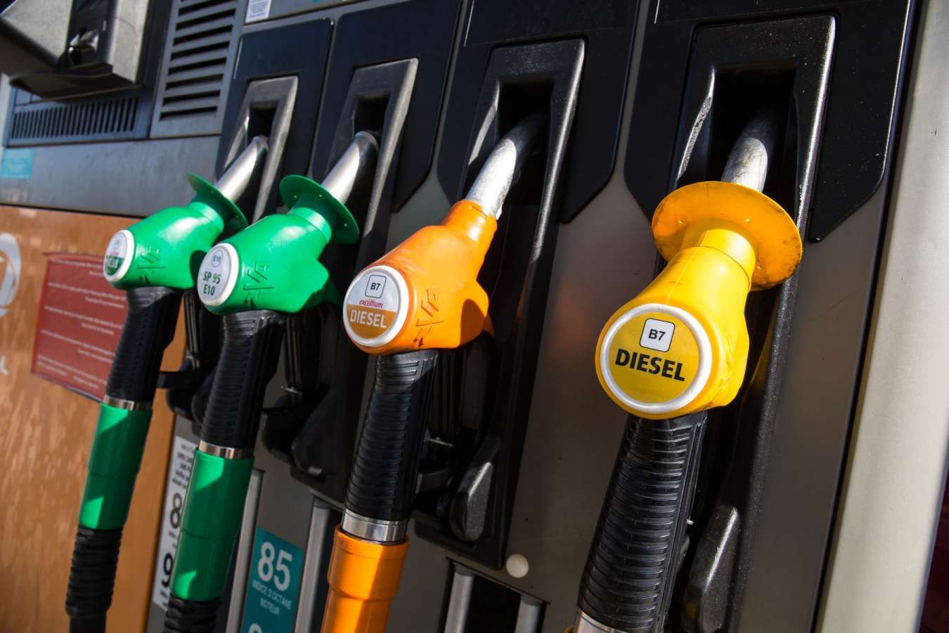 Carburanții s-au scumpit din nou