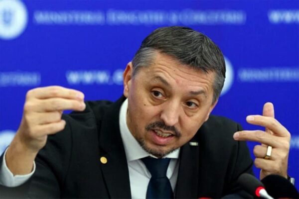 Când câștigi 12.000 de euro pe lună, îți e greu să te mai uiți spre profesori sau elevi