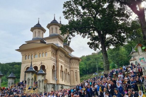 Consiliul Județean condus de „baronul local” Alin Tișe „sparge” încă 4 milioane de lei pentru o biserică din Nicula