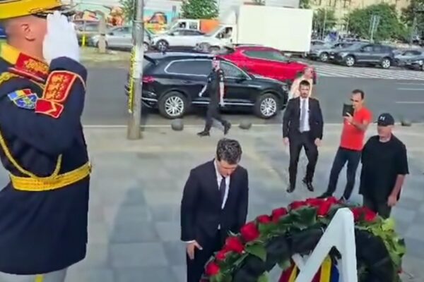 Președintele Nicușor Dan l-a sfidat pe Ion Iliescu chiar în ziua înmormântării sale