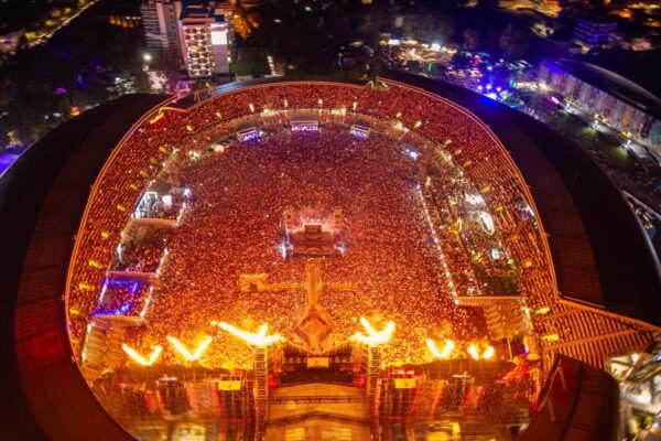 Prima zi de Untold, un succes imens pentru organizatori. Peste 100.000 de oameni au fost prezenți