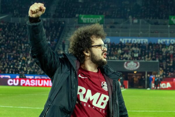 Cine este crainicul stadionului celor de la CFR Cluj. Spre ciuda lui Becali, feroviarii clujeni merg mai departe în Europa