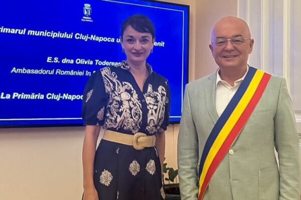 Ambasadorul României în Egipt a venit în vizită la Primăria Cluj-Napoca