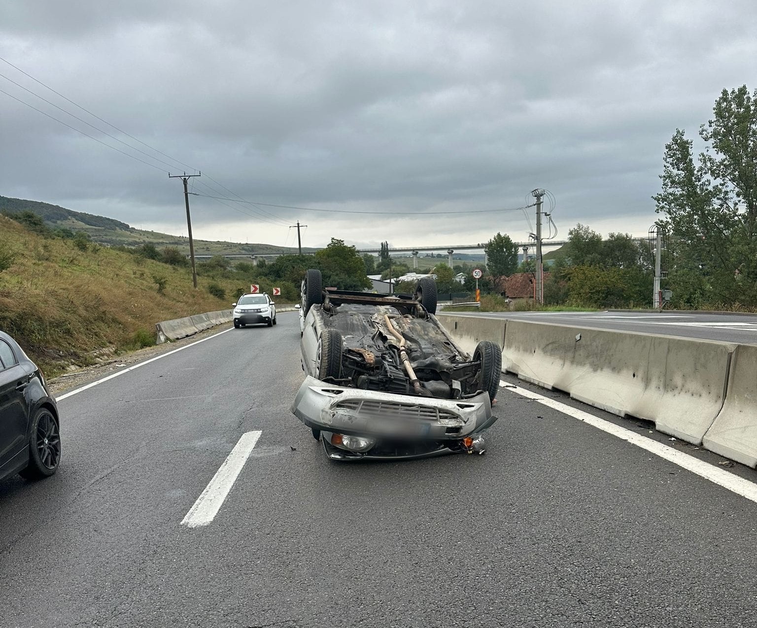 Un șofer s-a răsturnat cu mașina pe DN1 - E60