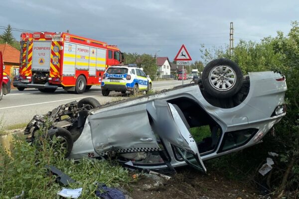 Accident teribil în județul Cluj. Taximetristul stătea pe telefon …