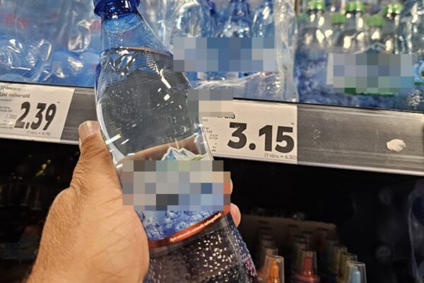 Gata cu specula la prețul apei în aeroporturi. Prețul plafonat la cel mult trei lei pentru o sticlă de jumătate de litru