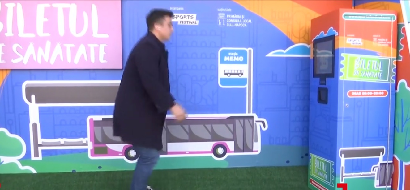 Clujenii stau la coadă la genoflexiuni pentru un bilet gratis