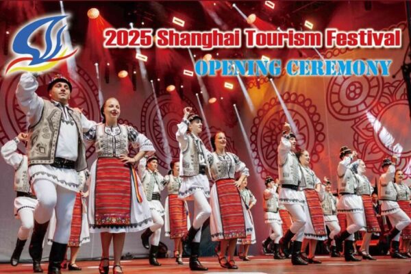 Ansamblu folcloric de tradiție al Clujului reprezintă România la un festival de turism în China
