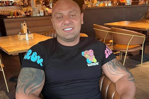 Cu ce infracțiuni de ”găinar” a fost prins Romi Neguș. Râd și copiii de el
