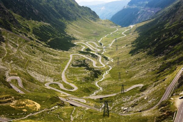 Gata cu accesul gratuit pe Transfăgărășan! Este propusă o taxă de acces pe cel mai spectaculos drum din România