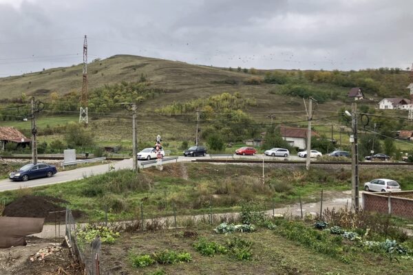 Barierele de la Apahida mănâncă nervii șoferilor. ”45 de minute la bariera spre Cojocna”