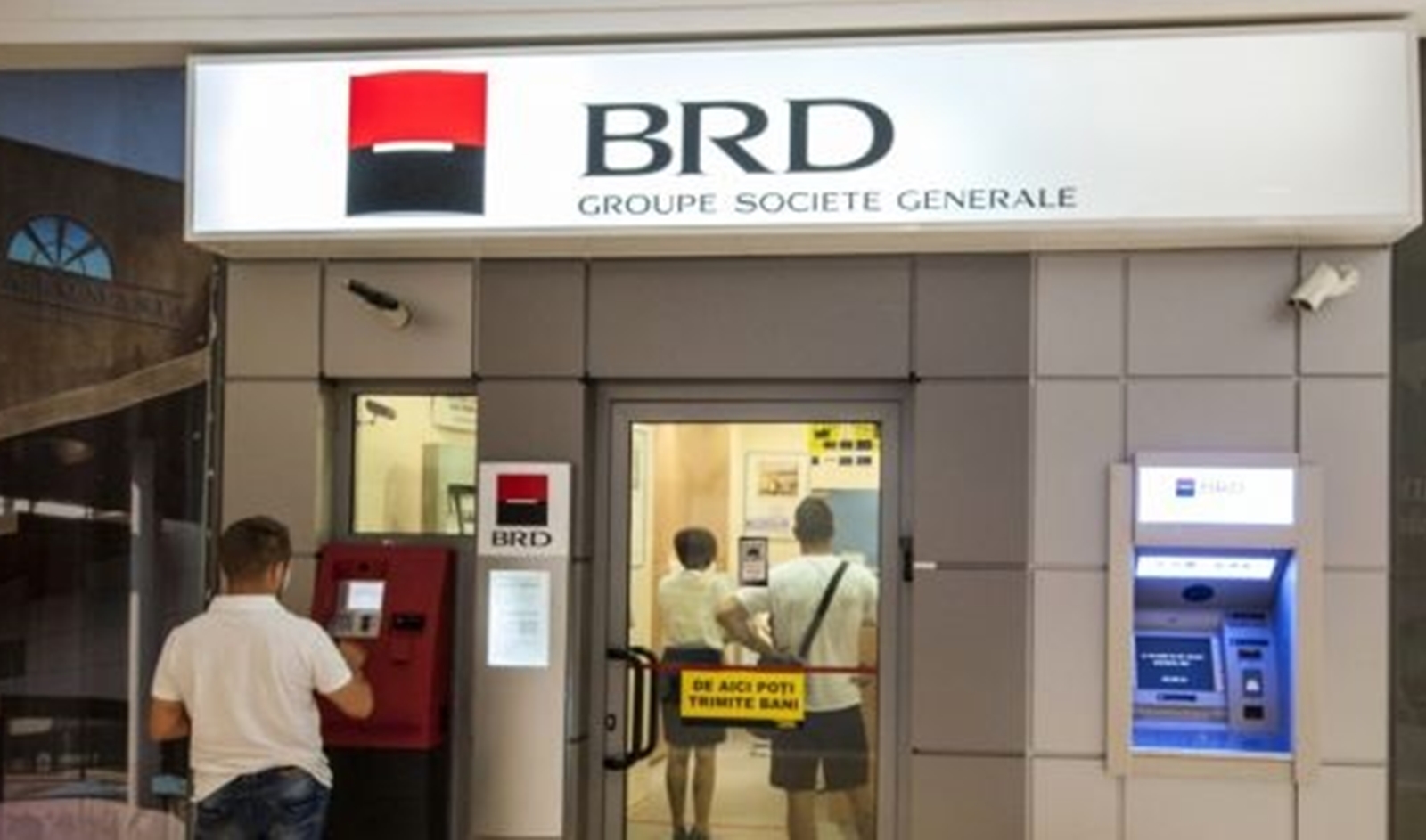 BRD anunță schimbări majore pentru toți titularii de carduri. Funcționarii băncii vor putea umbla nestingheriți prin conturile oamenilor