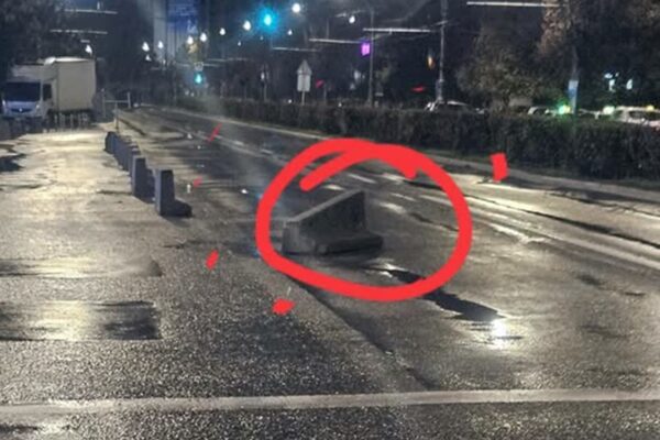 Doar oameni civilizați la Cluj. Au reușit să mute ditamai bordura în mijlocul drumului