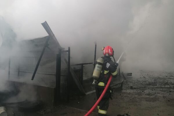 Incendiu devastator într-o gospodărie din județul Cluj. Dezastru în prag de iarnă