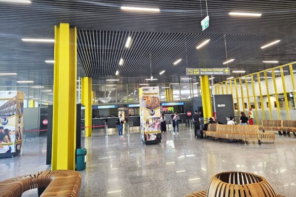 Aeroportul din Cluj angajează! Vrei un job stabil în securitate? Iată ce post e disponibil!