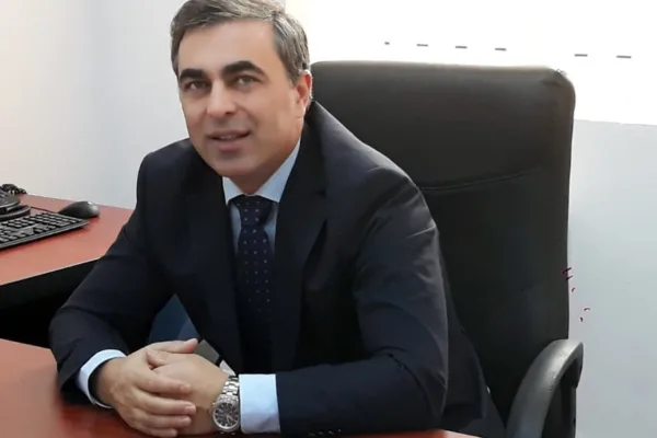 După 27 de ore de muncă un procuror de la DIICOT Cluj se declară jignit: „Am aflat că pensia mea e plătită din banii copiilor și bolnavilor”