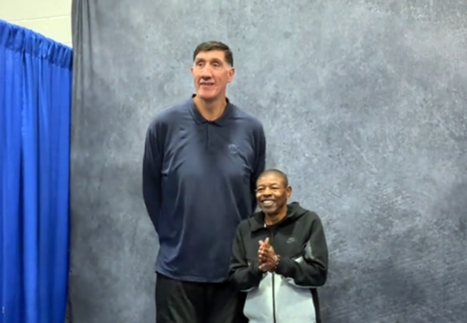 Ce mai face Ghiță Mureșan, uriașul din Tritenii de Jos. Legenda NBA-ului are deja păr alb