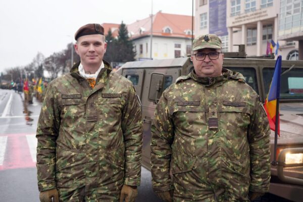 Manea și Manea, pregătiți de defilare. O familie de militari clujeni de care oricine ar fi mândru